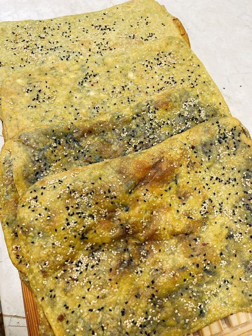مطبق بالزعتر الأخضر الطازج أو الجبنة النابلسية (3 ارغفة)