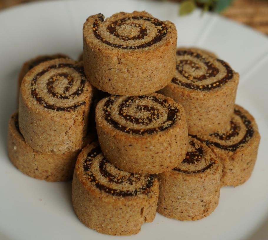 Almond Cinnamon roll Cookies